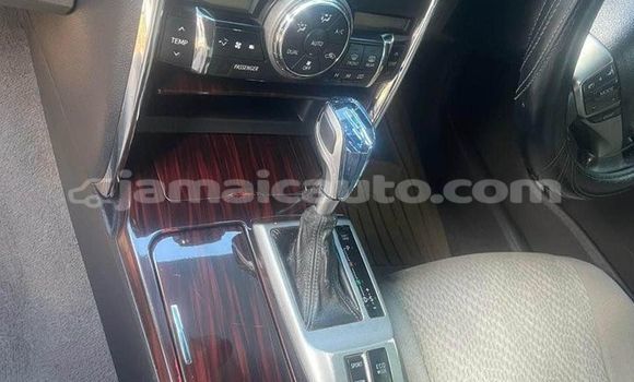 Buy Used Toyota Mark X White Car in Albert Town in Trelawney Buy Used Toyota Mark X White Car in Albert Town in Trelawney