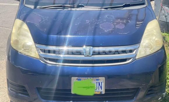 Buy Used Toyota ISis Black Car in Falmouth in Trelawney