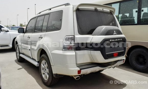 Acheter Import Voiture Mitsubishi Pajero Blanc à Import - Dubai, Clarendon Acheter Import Voiture Mitsubishi Pajero Blanc à Import - Dubai, Clarendon