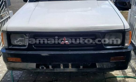Buy Used Mitsubishi L200 White Car in Lucea in Hanover