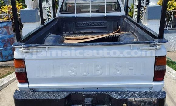 Acheter Occasion Voiture Mitsubishi L200 Blanc à Lucea, Hanover Acheter Occasion Voiture Mitsubishi L200 Blanc à Lucea, Hanover