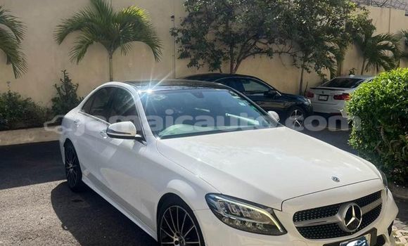 Buy Used Mercedes-Benz C–Class White Car in Mandeville in Manchester Buy Used Mercedes-Benz C–Class White Car in Mandeville in Manchester
