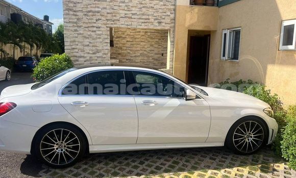 Buy Used Mercedes-Benz C–Class White Car in Mandeville in Manchester Buy Used Mercedes-Benz C–Class White Car in Mandeville in Manchester