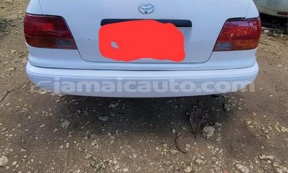Buy Used Toyota Corolla White Car in May Pen in Clarendon Buy Used Toyota Corolla White Car in May Pen in Clarendon