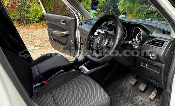 Buy Used Suzuki Swift White Car in Falmouth in Trelawney Buy Used Suzuki Swift White Car in Falmouth in Trelawney