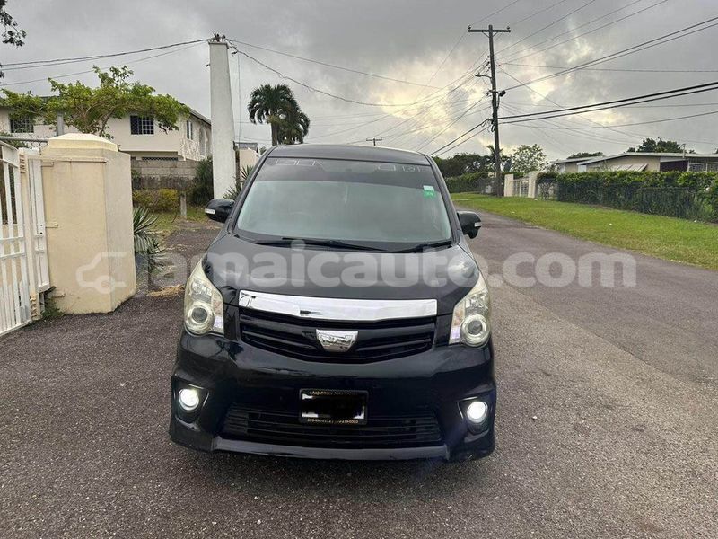 Big with watermark toyota noah trelawney falmouth 4430
