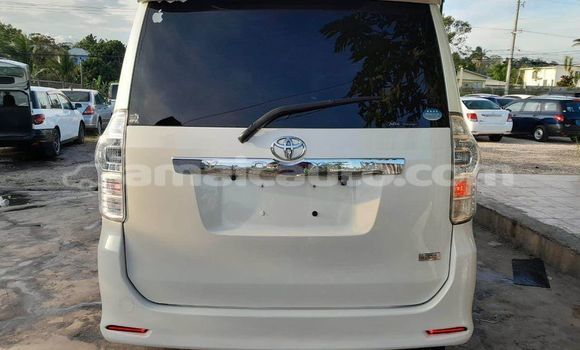 Buy Used Toyota Voxy White Car in Mandeville in Manchester Buy Used Toyota Voxy White Car in Mandeville in Manchester