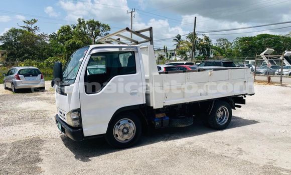 Buy Used Isuzu Trooper Black Car in May Pen in Clarendon