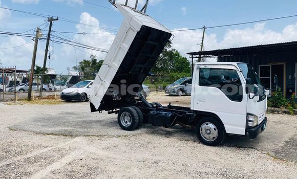 Buy Used Isuzu Trooper Black Car in May Pen in Clarendon Buy Used Isuzu Trooper Black Car in May Pen in Clarendon