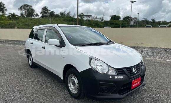 Buy Used Nissan NV200 White Car in Falmouth in Trelawney