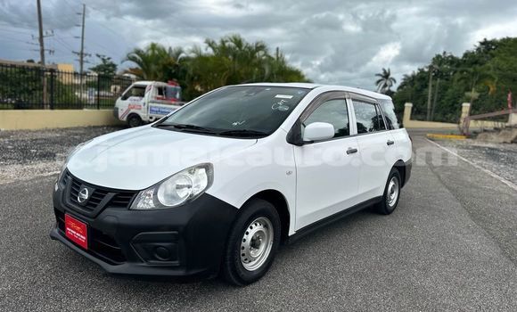 Buy Used Nissan NV200 White Car in Falmouth in Trelawney Buy Used Nissan NV200 White Car in Falmouth in Trelawney