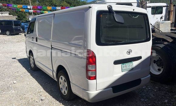 Buy Used Toyota Hiace White Car in Import - Dubai in Clarendon Buy Used Toyota Hiace White Car in Import - Dubai in Clarendon