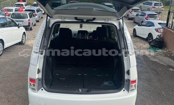 Buy Used Toyota ISis White Car in Kingston in Kingston Buy Used Toyota ISis White Car in Kingston in Kingston