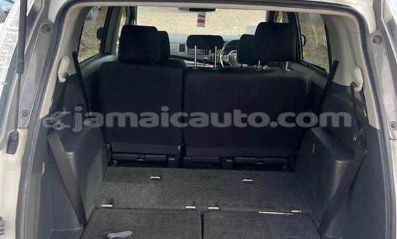 Buy Used Toyota ISis White Car in Kingston in Kingston Buy Used Toyota ISis White Car in Kingston in Kingston