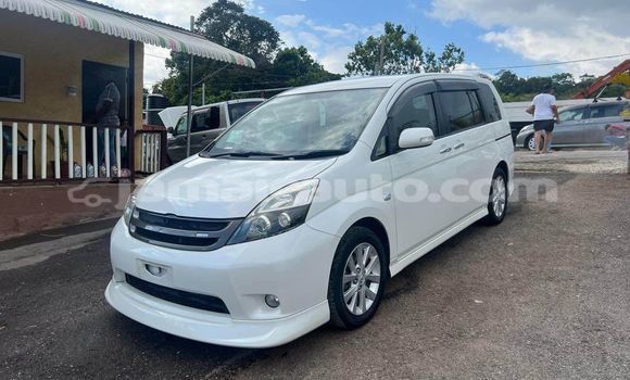 Buy Used Toyota ISis White Car in Kingston in Kingston Buy Used Toyota ISis White Car in Kingston in Kingston