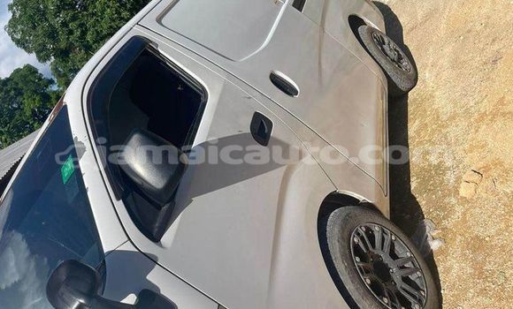 Buy Used Nissan Caravan White Car in Mandeville in Manchester Buy Used Nissan Caravan White Car in Mandeville in Manchester