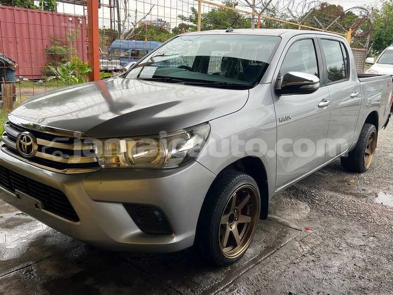 Big with watermark toyota hiluxe revo clarendon import dubai 4474