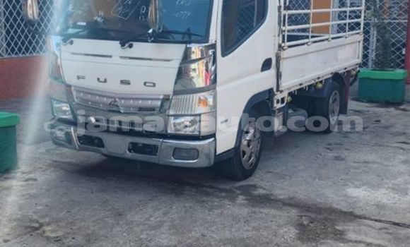 Buy Used Mitsubishi Aspire White Car in Import - Dubai in Clarendon Buy Used Mitsubishi Aspire White Car in Import - Dubai in Clarendon