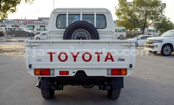 Buy Import Toyota Land Cruiser White Car in Import - Dubai in Clarendon Buy Import Toyota Land Cruiser White Car in Import - Dubai in Clarendon