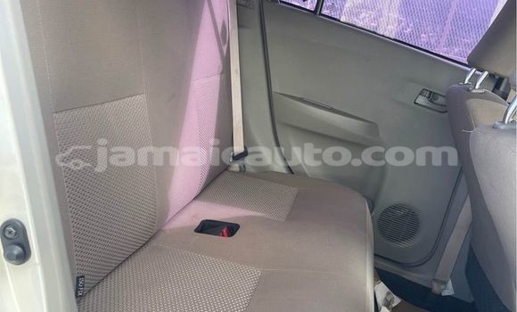 Buy Used Daihatsu Mira White Car in Mandeville in Manchester Buy Used Daihatsu Mira White Car in Mandeville in Manchester