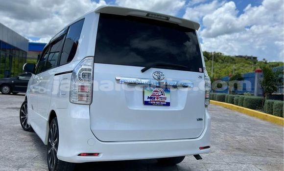 Buy Used Toyota Noah White Car in Import - Dubai in Clarendon Buy Used Toyota Noah White Car in Import - Dubai in Clarendon