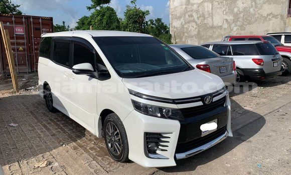 Buy Used Toyota Voxy White Car in Import - Dubai in Clarendon Buy Used Toyota Voxy White Car in Import - Dubai in Clarendon
