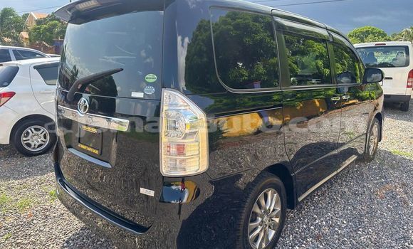 Buy Used Toyota Voxy Black Car in Lucea in Hanover Buy Used Toyota Voxy Black Car in Lucea in Hanover