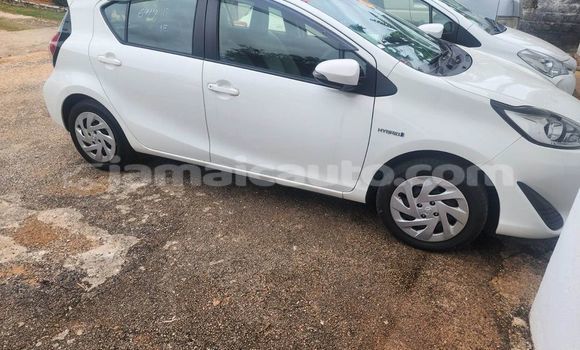 Buy Used Toyota Aqua White Car in Lucea in Hanover Buy Used Toyota Aqua White Car in Lucea in Hanover