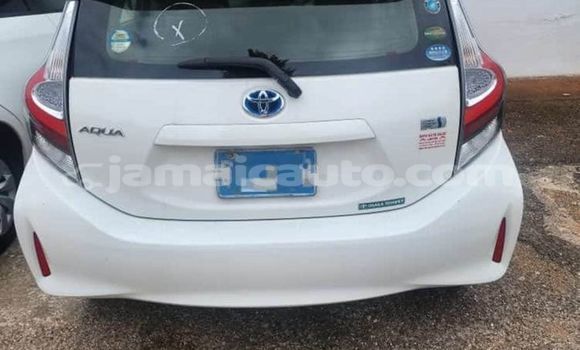 Buy Used Toyota Aqua White Car in Lucea in Hanover Buy Used Toyota Aqua White Car in Lucea in Hanover