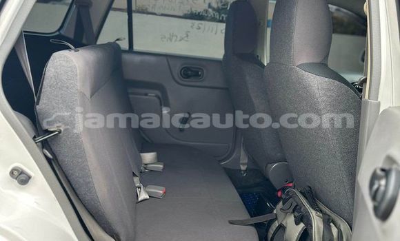 Buy Used Nissan NV200 White Car in Lucea in Hanover Buy Used Nissan NV200 White Car in Lucea in Hanover