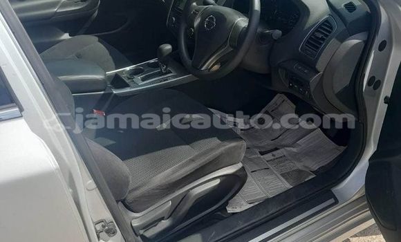 Buy Used Nissan Teana White Car in Lucea in Hanover Buy Used Nissan Teana White Car in Lucea in Hanover