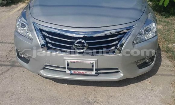 Buy Used Nissan Teana White Car in Lucea in Hanover Buy Used Nissan Teana White Car in Lucea in Hanover