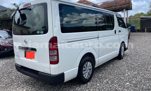 Buy Used Toyota Hiace White Car in Lucea in Hanover Buy Used Toyota Hiace White Car in Lucea in Hanover