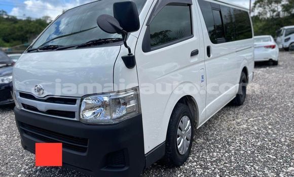 Buy Used Toyota Hiace White Car in Lucea in Hanover Buy Used Toyota Hiace White Car in Lucea in Hanover