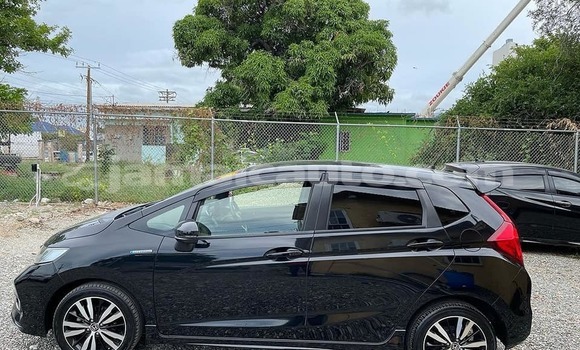 Buy Used Honda FIT Black Car in May Pen in Clarendon Buy Used Honda FIT Black Car in May Pen in Clarendon