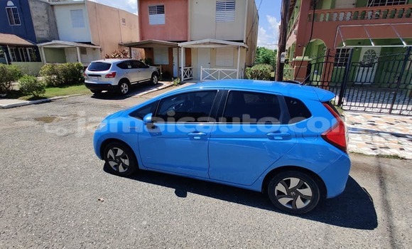 Buy Used Honda FIT Blue Car in May Pen in Clarendon Buy Used Honda FIT Blue Car in May Pen in Clarendon