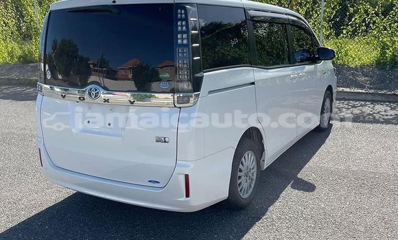 Buy Used Toyota Voxy White Car in Port Antonio in Portland Buy Used Toyota Voxy White Car in Port Antonio in Portland