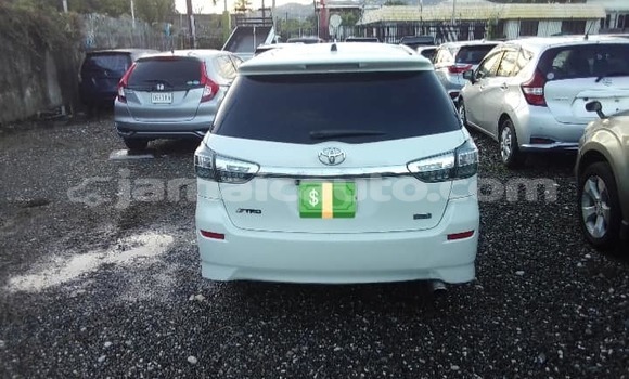 Buy Used Toyota Wish White Car in May Pen in Clarendon Buy Used Toyota Wish White Car in May Pen in Clarendon