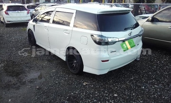 Buy Used Toyota Wish White Car in May Pen in Clarendon Buy Used Toyota Wish White Car in May Pen in Clarendon