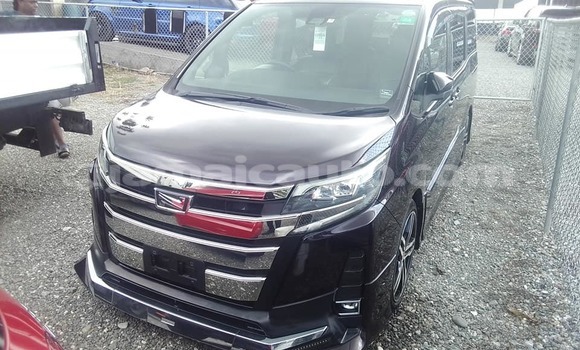 Acheter Occasion Voiture Toyota Noah Noir à Kingston, Kingston Acheter Occasion Voiture Toyota Noah Noir à Kingston, Kingston