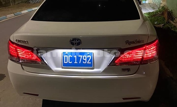 Buy Used Toyota Crown White Car in Lucea in Hanover Buy Used Toyota Crown White Car in Lucea in Hanover