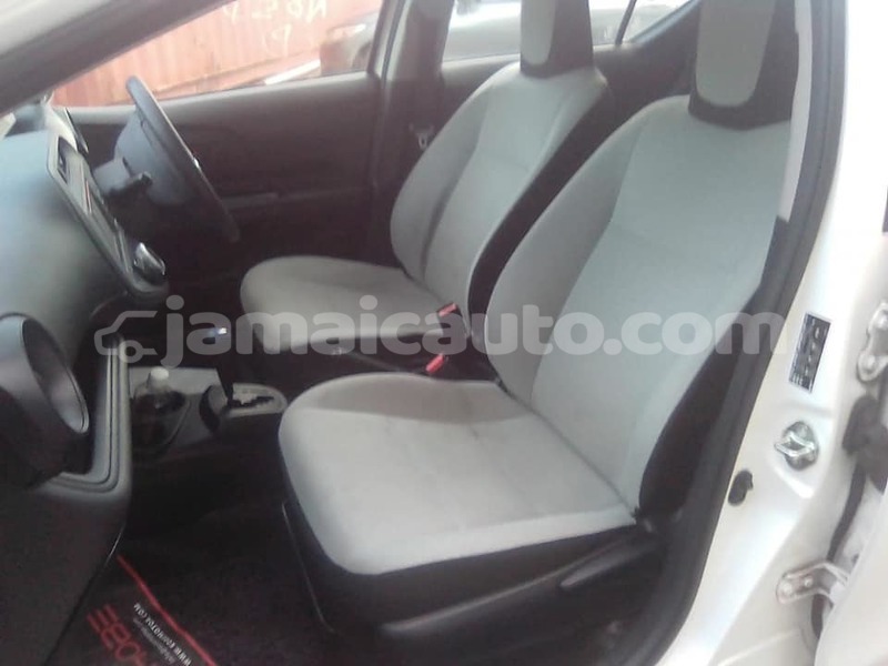 Big with watermark toyota aqua clarendon import dubai 4695