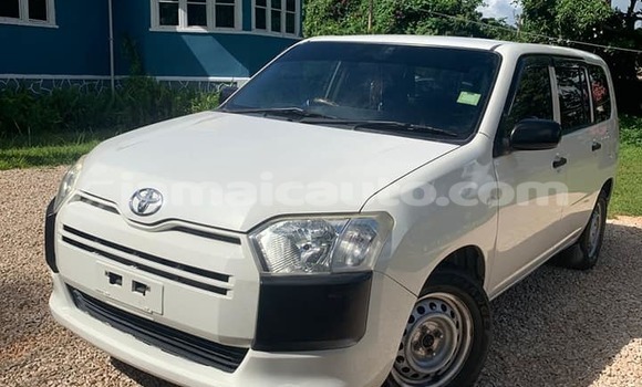 Buy Used Toyota Probox White Car in May Pen in Clarendon Buy Used Toyota Probox White Car in May Pen in Clarendon