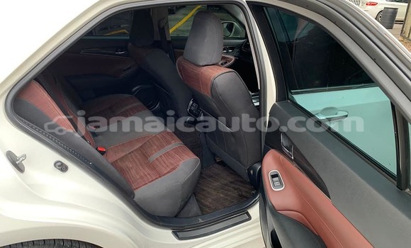 Buy Used Toyota Crown White Car in May Pen in Clarendon Buy Used Toyota Crown White Car in May Pen in Clarendon