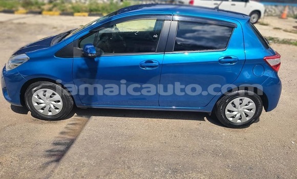 Buy Used Toyota Vitz Blue Car in Lucea in Hanover Buy Used Toyota Vitz Blue Car in Lucea in Hanover