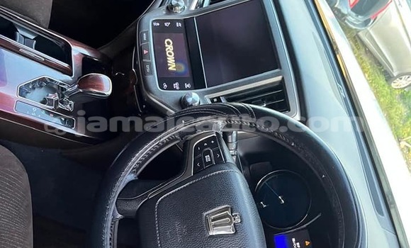 Buy Used Toyota Crown White Car in May Pen in Clarendon Buy Used Toyota Crown White Car in May Pen in Clarendon