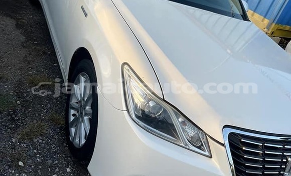Buy Used Toyota Crown White Car in May Pen in Clarendon Buy Used Toyota Crown White Car in May Pen in Clarendon