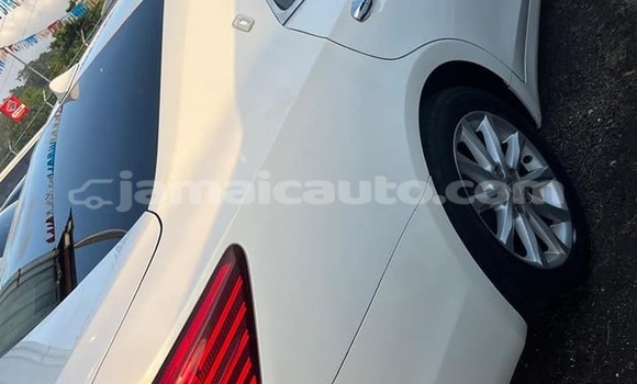 Buy Used Toyota Crown White Car in May Pen in Clarendon Buy Used Toyota Crown White Car in May Pen in Clarendon