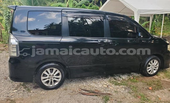 Buy Used Toyota Voxy Black Car in May Pen in Clarendon Buy Used Toyota Voxy Black Car in May Pen in Clarendon
