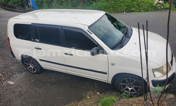 Buy Used Toyota Succeed White Car in May Pen in Clarendon Buy Used Toyota Succeed White Car in May Pen in Clarendon